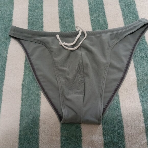 VINTAGE REAR LOGO "BODS" GRAY SWIM BRIEF, ASIAN SIZE "XL" US "32" (Pre-Owned) - Picture 2 of 9